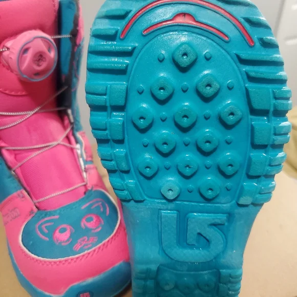 Too small - Picture 3 of 5